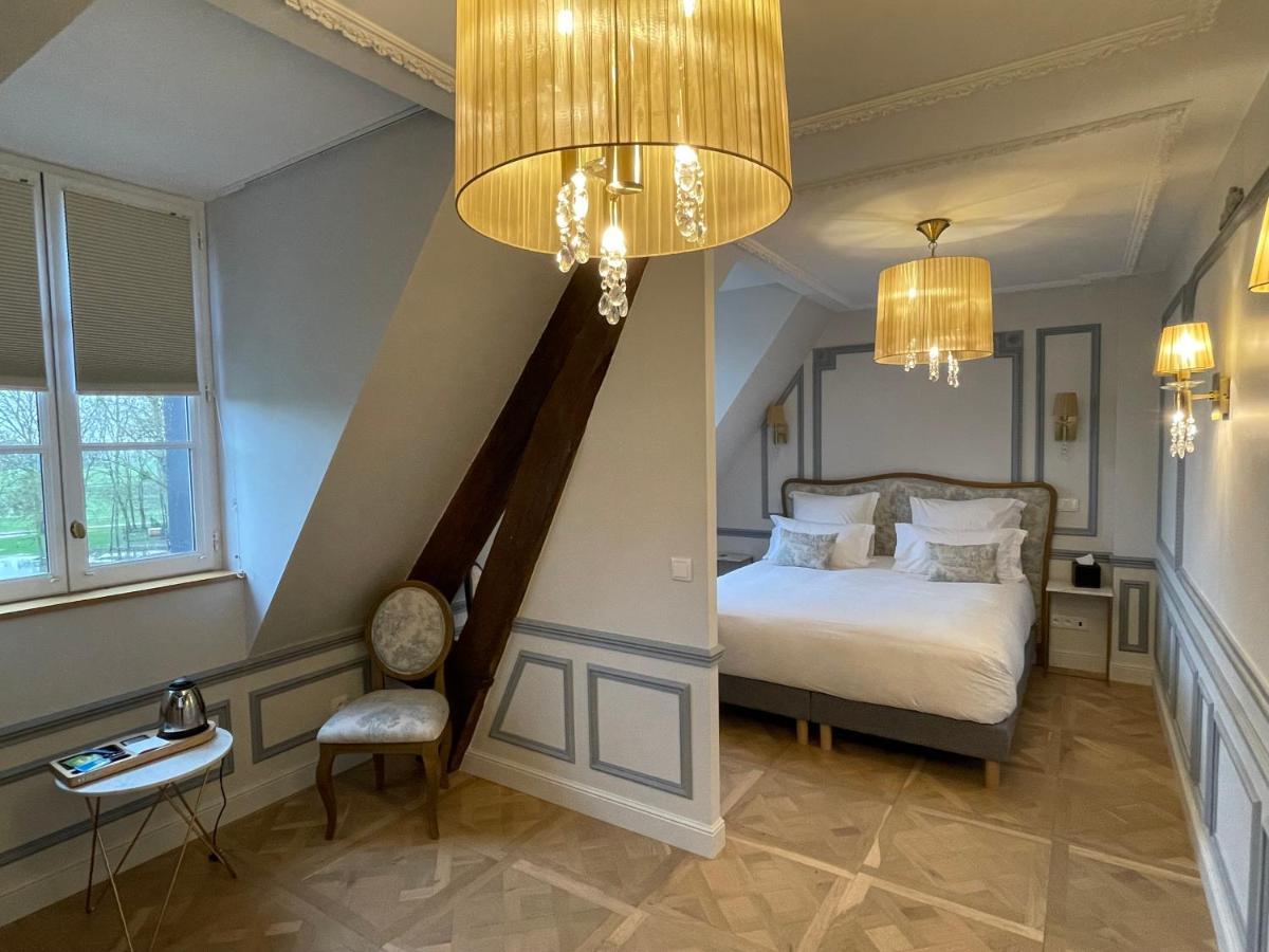 Chateau Des Hauts De Provins Hotel Champcenest Exterior photo