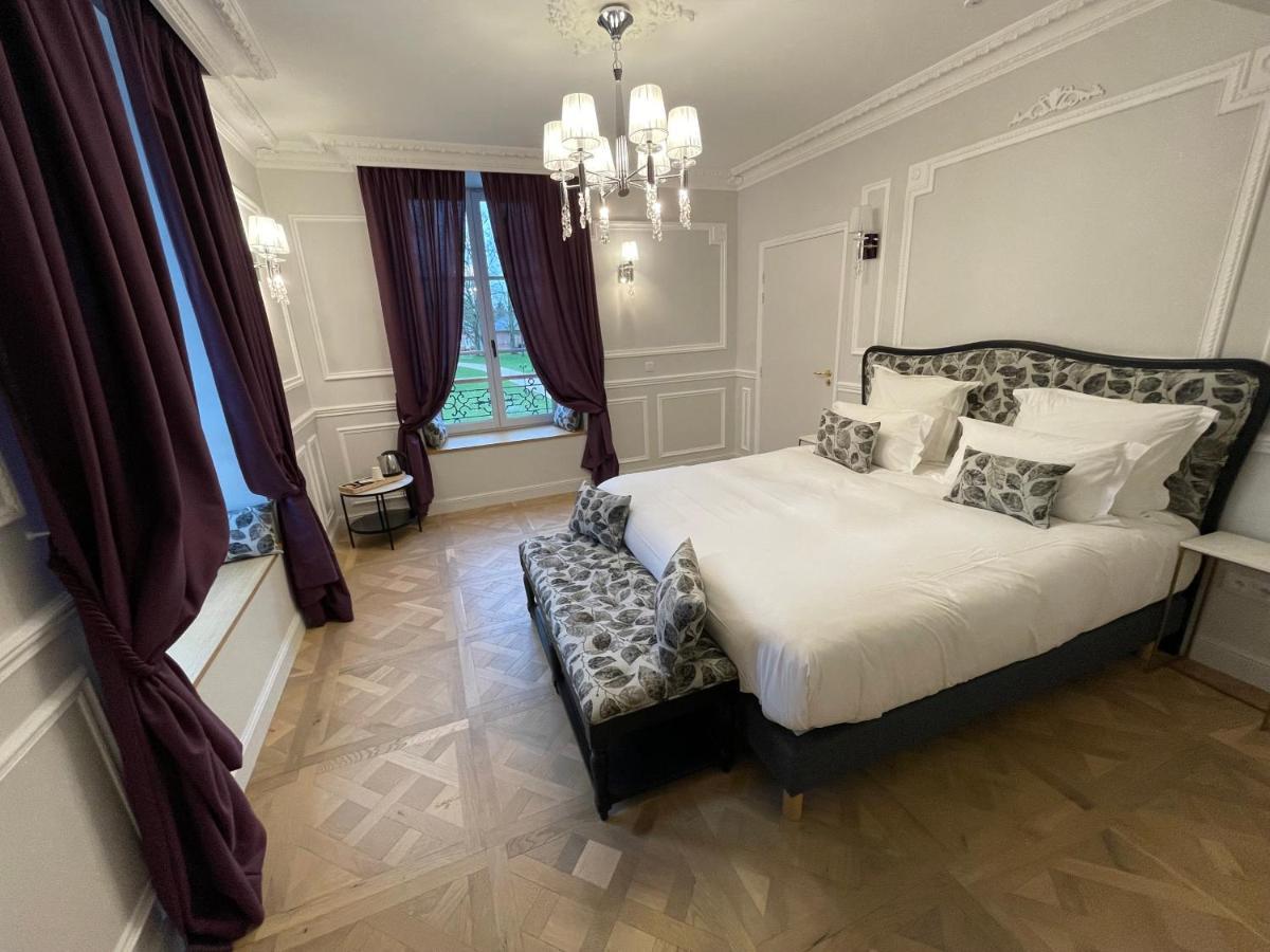Chateau Des Hauts De Provins Hotel Champcenest Exterior photo